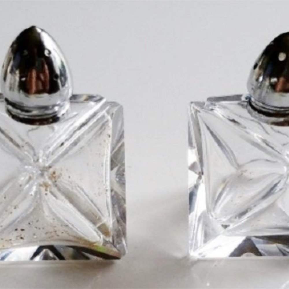 GLASS CUBE Salt & Pepper Shakers Geometric Vintage